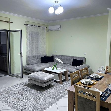 New Baazar Terrace Apartment Tirana Buitenkant foto