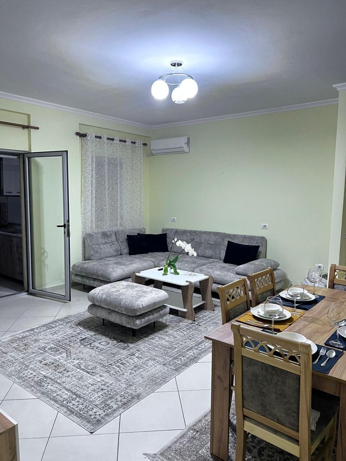 New Baazar Terrace Apartment Tirana Buitenkant foto